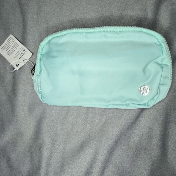 Lululemon Athletica Mint Crossbody Bag - Picture 1 of 6